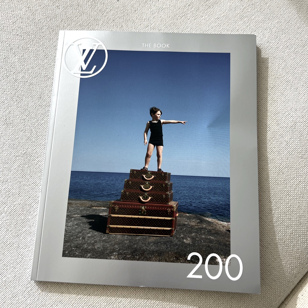 Louis Vuitton Book 200